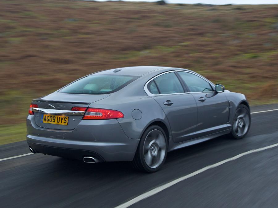  Jaguar XF Diesel S Option Pack 2010 года  (UK) (фото 4 из 13)
